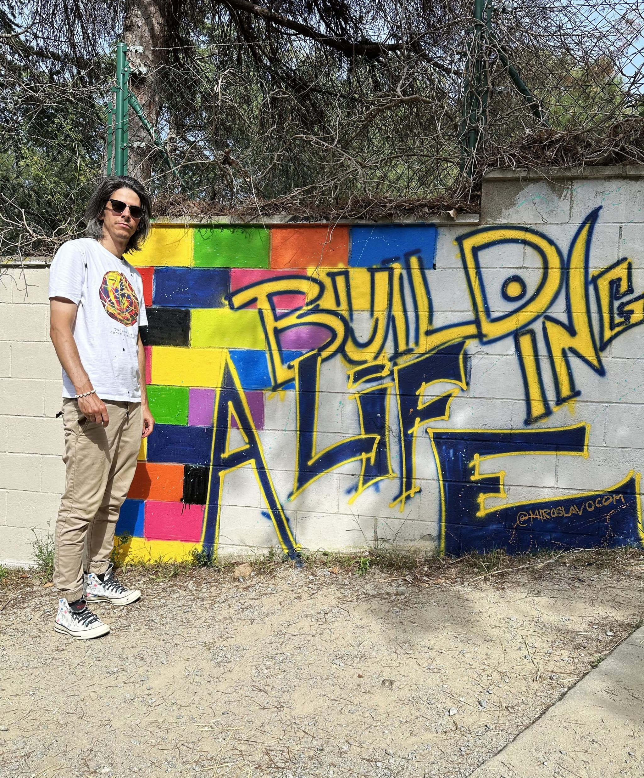 Unfiltered Expression of Miroslavo–The Spontaneous Street Mural Painting in Barcelona
