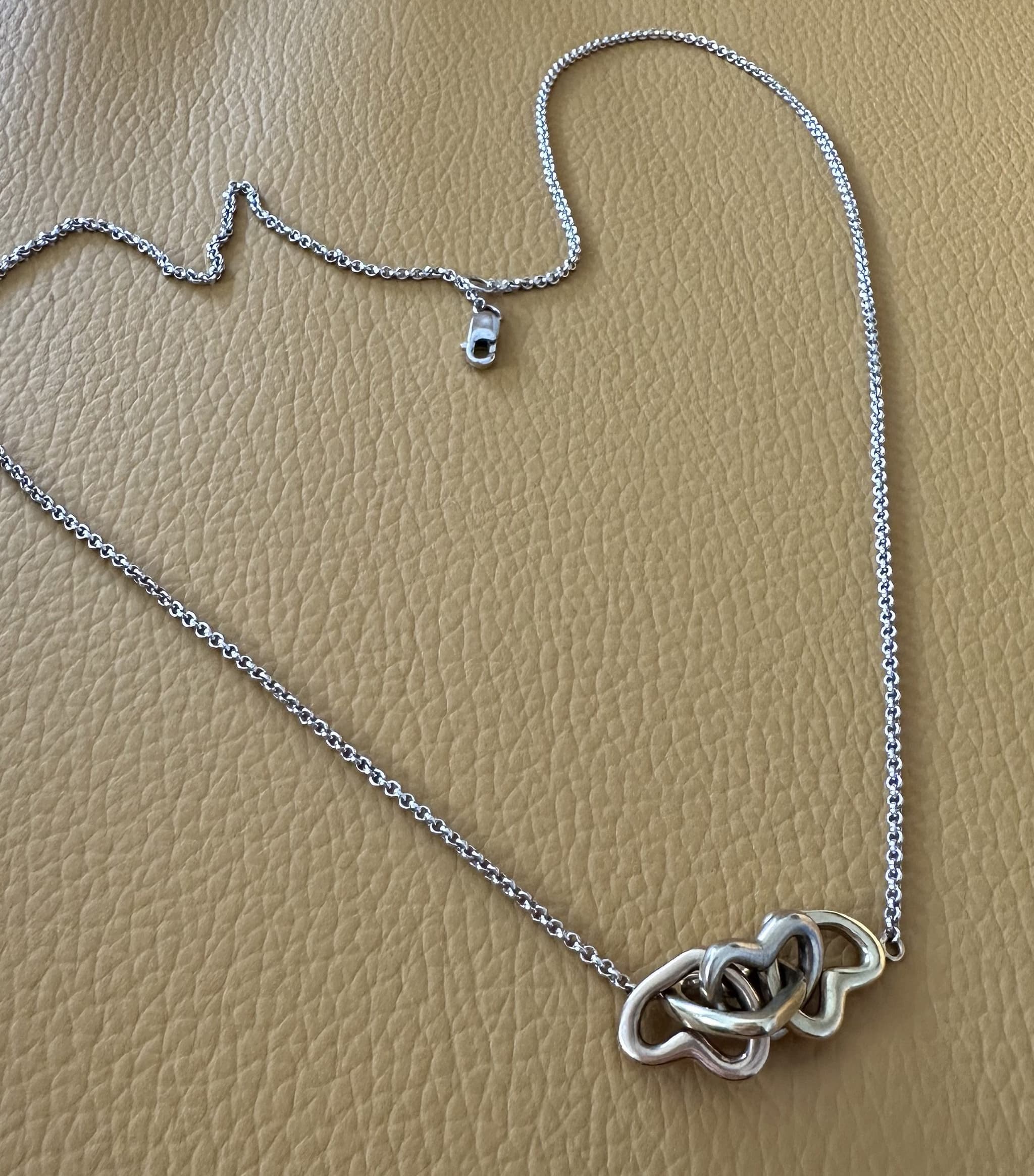 Custom necklace design by Miroslavo