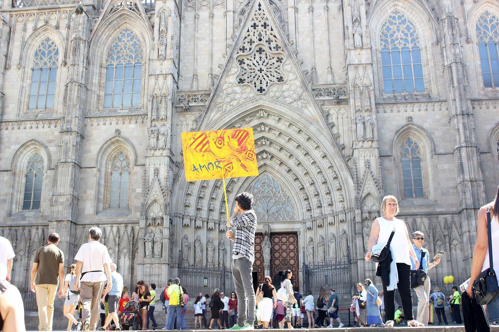 [:en]Miroslavo’s Public Art: Catalunya’s Diada Celebration in Barcelona[:] [:cs]Veřejné umění Miroslava: Oslavy Diada v Barceloně, Catalunya[:] [:es]Celebración Diada de Catalunya en Barcelona[:]